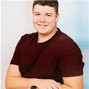 Mathe, Englisch und Musik Tutor , der Kinder bis zur achten Klasse unterstützt